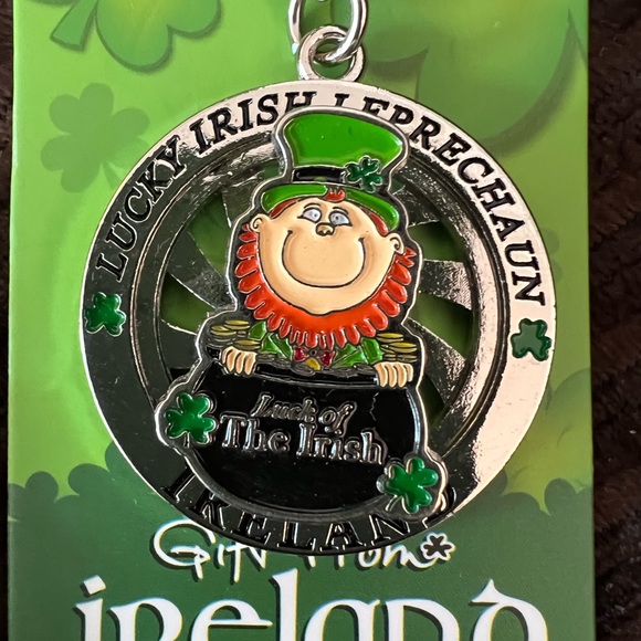 New Leprechaun Silver Keychain - Picture 2 of 4